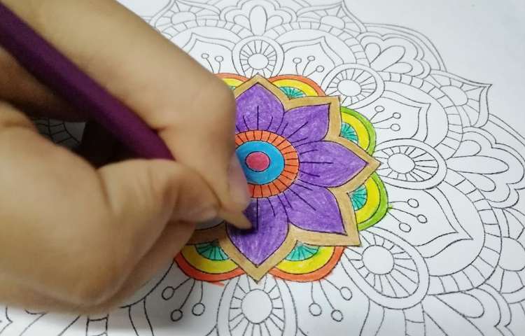 آموزش نقاشی با مداد رنگی آثار سنتی 2