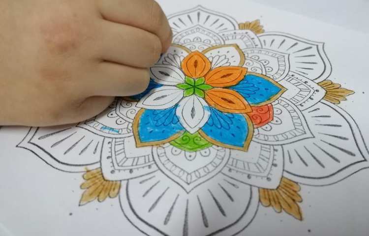 آموزش نقاشی با مداد رنگی آثار سنتی 3