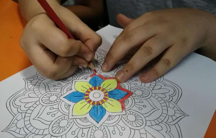 آموزش نقاشی با مداد رنگی 2