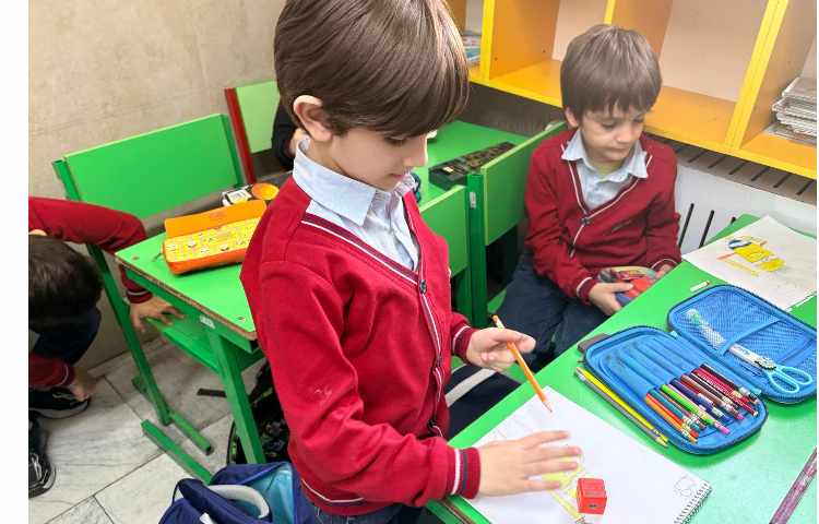آموزش نقاشی مینیوم پایه اول خانم صبری 3