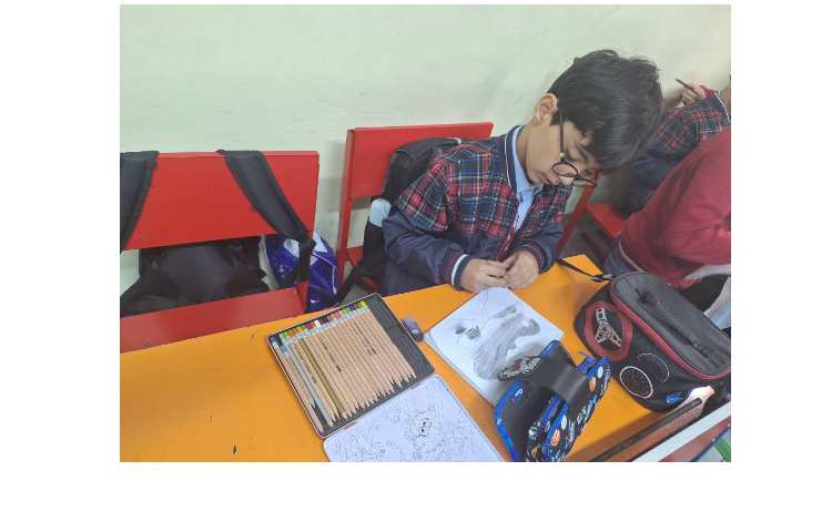 آموزش نقاشی پروانه کلاس سوم خانم سعیدی 1