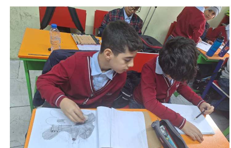 آموزش نقاشی پروانه کلاس سوم خانم سعیدی 2