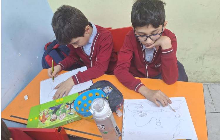 آموزش نقاشی پروانه کلاس سوم خانم سعیدی 4