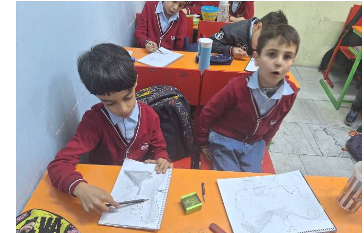 آموزش نقاشی پروانه کلاس سوم خانم سعیدی 6