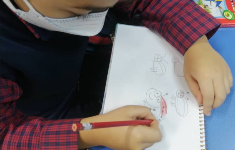 آموزش نقاشی کفشدوزک 6