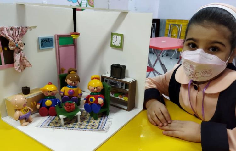 آموزش نگاره ی 1 کتاب فارسی توسط ماکت ساخته شده