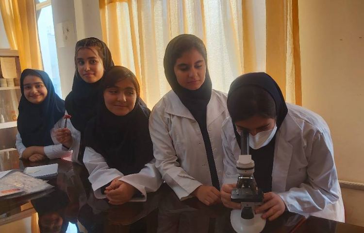 آموزش های لازم در کلاس زیست 2