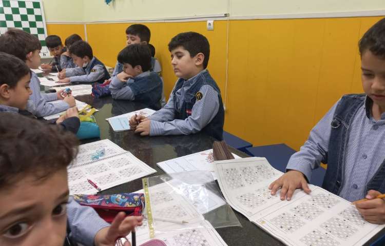 آموزش وزیر و طرز گرفتن مهره‌های حریف با آن 1