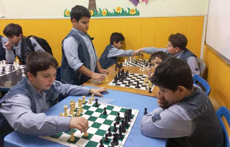 آموزش وزیر و طرز گرفتن مهره‌های حریف با آن 1