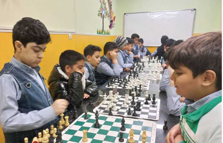 آموزش وزیر و طرز گرفتن مهره‌های حریف با آن 20