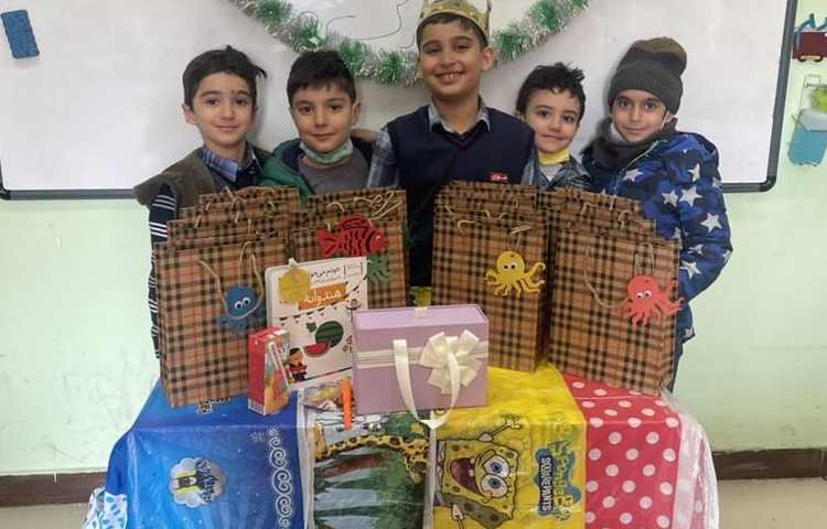 آموزش و ایجادانگیزه نشانه ه و جشن اسم دانش آموزان پایه اول دبستان