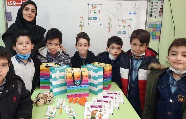 آموزش و ایجاد انگیزه نشانه ی پایه اول