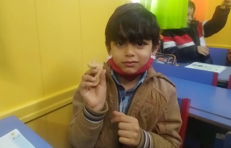 :آموزش پایه ریاضی،دست ورزی کار با خمیربازی ساخت عدد 3 و 4،کلاس پرتقال 5