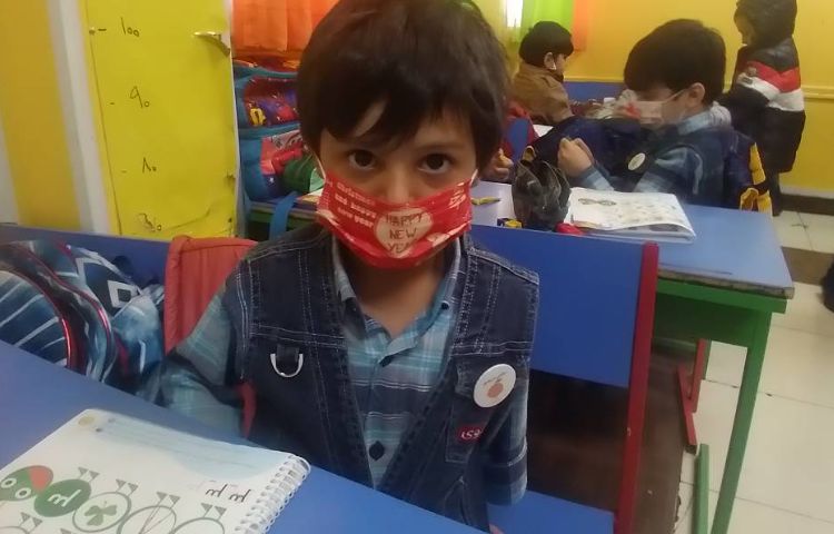 :آموزش پایه ریاضی،دست ورزی کار با خمیربازی ساخت عدد 3 و 4،کلاس پرتقال 6