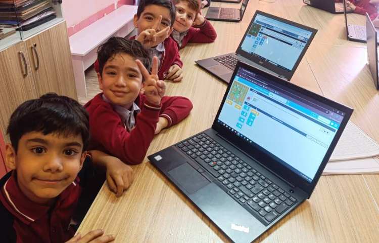 آموزش پیدا کردن مشکلات در بلوک ها با انجام بازی صفحه 94 کتاب 1