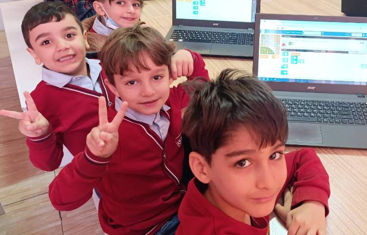 آموزش پیدا کردن مشکلات در بلوک ها با انجام بازی صفحه 94 کتاب 3