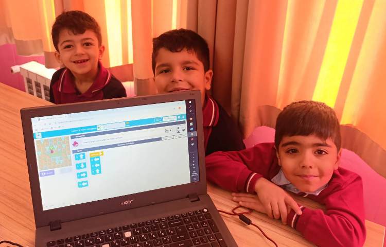 آموزش پیدا کردن مشکلات در بلوک ها با انجام بازی صفحه 94 کتاب 4