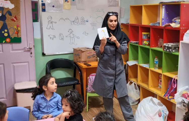 آموزش پیش دبستانی های عزیز در دبستان دخترانه پرتوعلوی شیراز 1