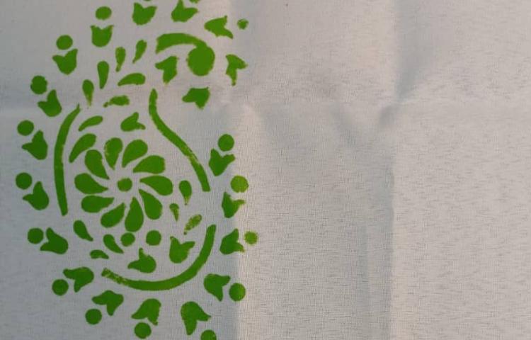 آموزش چاپ با شابلون روی تی شرت و پارچه 7