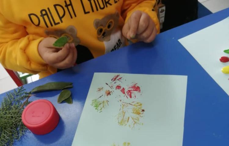 آموزش چاپ برگ با رنگ اکرلیک 3