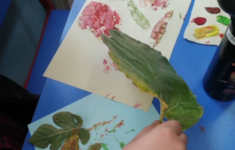 آموزش چاپ برگ با رنگ اکرلیک 5