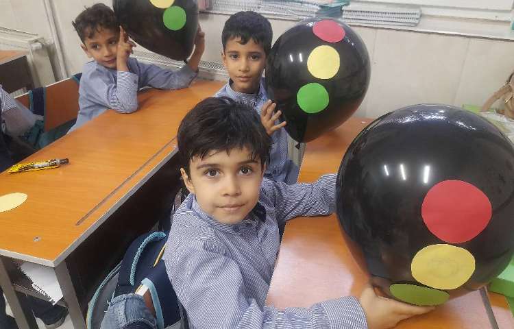 آموزش چراغ راهنما با کاردستی 1