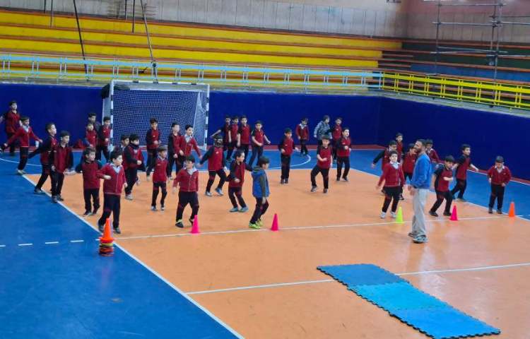 آموزش ژیمناستیک و مهارت های پایه 2