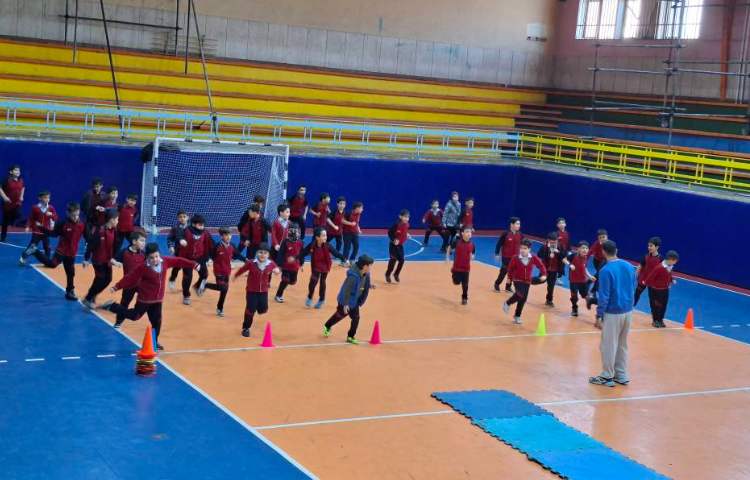 آموزش ژیمناستیک و مهارت های پایه 3