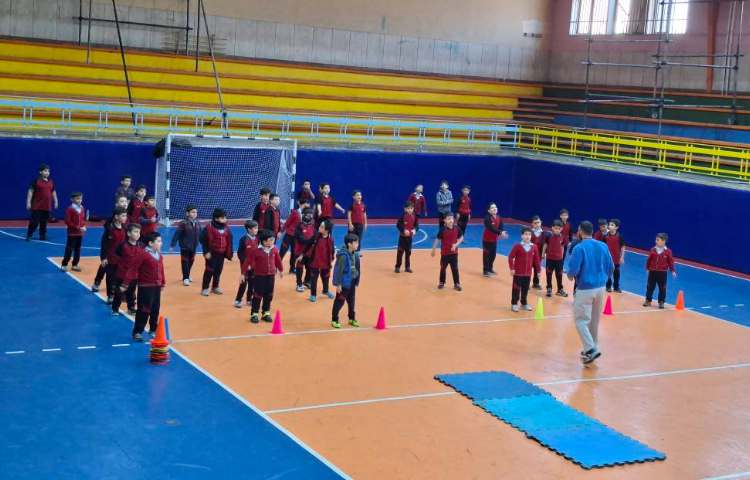 آموزش ژیمناستیک و مهارت های پایه 5