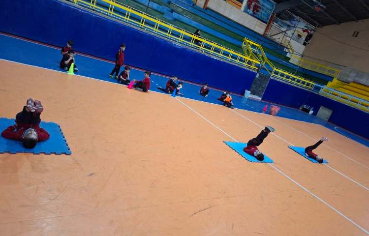 آموزش ژیمناستیک و مهارت های پایه