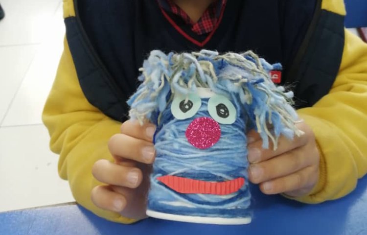 آموزش کاردستی عروسک با لیوان کاغذی 3