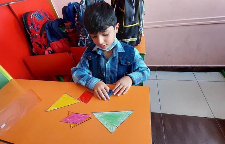 آموزش کار با بازی تانگرام پیش دبستان 4