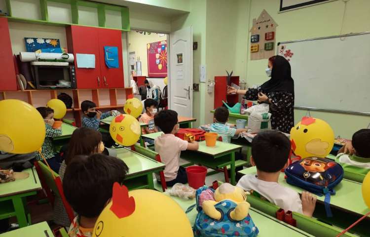 آموزش کاشت گیاه با قصه گویی 4