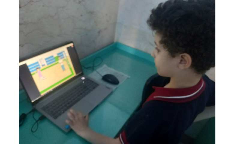 آموزش کامپیوتر : برنامه نویسی با اسکرچ جونیور پروژه فوتبالیست 4