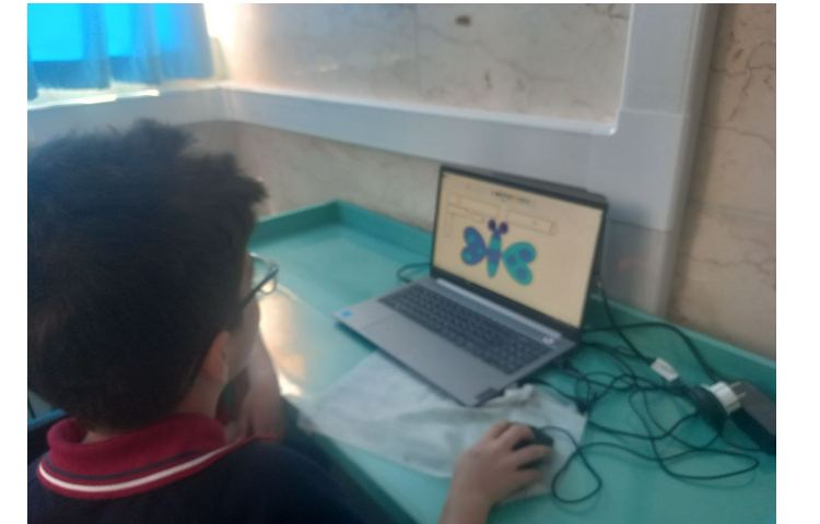 آموزش کامپیوتر : کشیدن پروانه در محیط paint 1