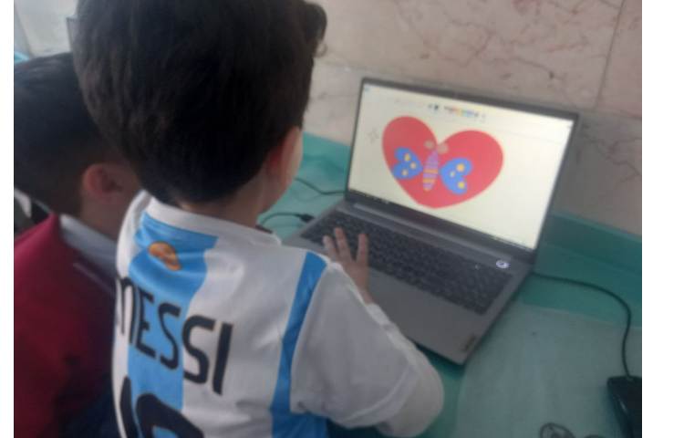 آموزش کامپیوتر : کشیدن پروانه در محیط paint 3