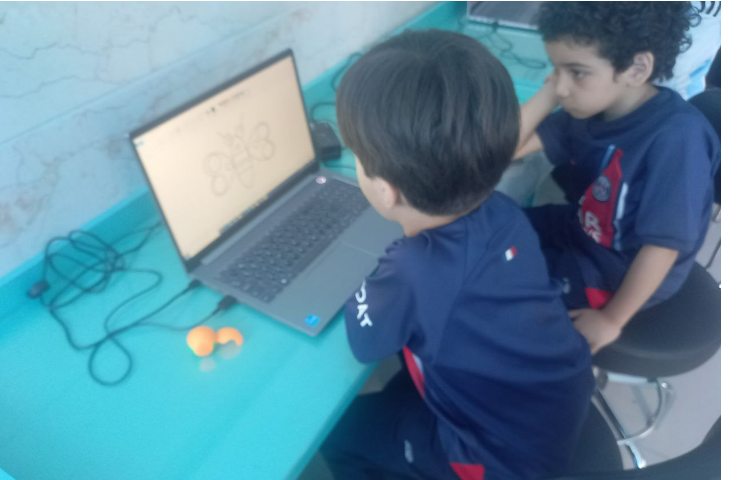 آموزش کامپیوتر : کشیدن پروانه در محیط paint 5