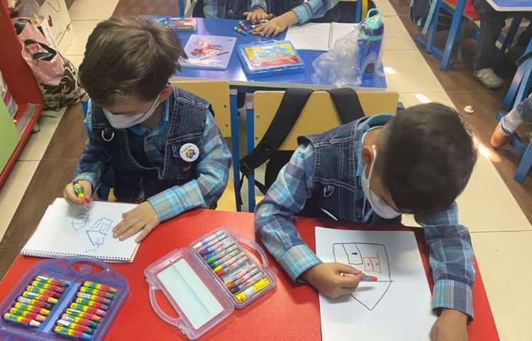 :آموزش کشیدن خانه مادربزرگ با اشکال هندسی، کلاس شاپرک 1