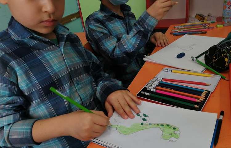آموزش کشیدن نقاشی دایناسور پایه سوم 4