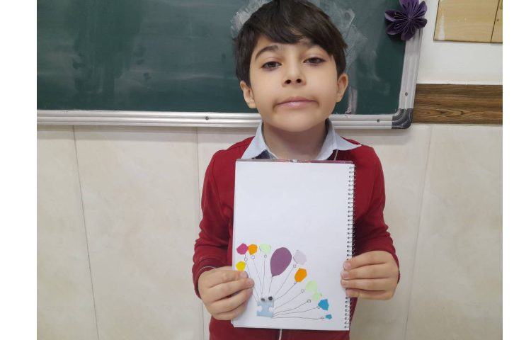 آموزش کلاژ و ایجاد اشکال ساده با کاغذ رنگی در نقاشی 2