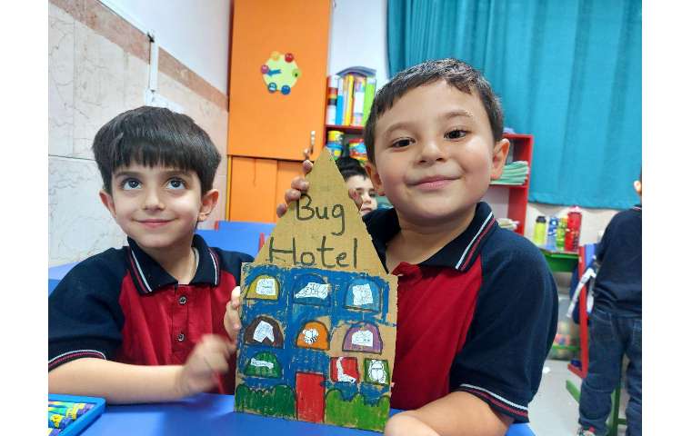 آموزش Fine Motor Skills Making a Bug Hotel 4