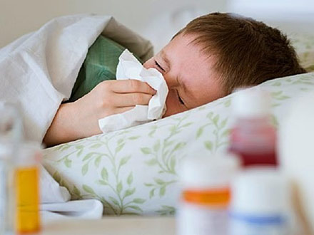 هنگام ابتلا به آنفولانزا چه کنیم و چه چیزهایی بخوریم؟