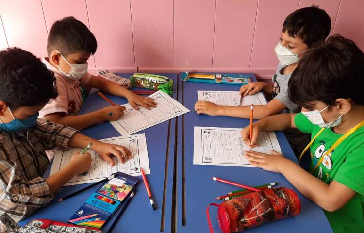 :آوا و همخوانی، زبان آموزی، کلاس سیب