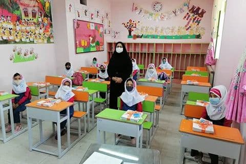 پوشاندن ضعف‌های وزارتخانه، هدف اصلی اصرار در بازگشایی مدارس