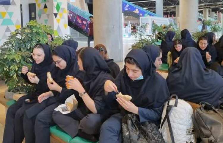 (اتاق فرار _باغ کتاب) 9