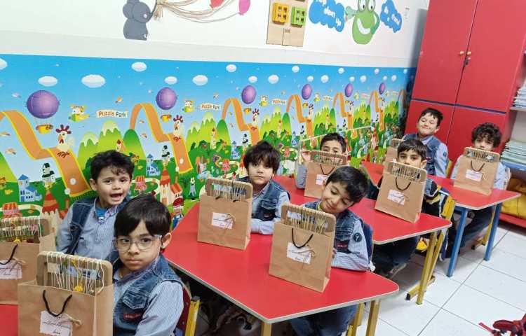 اتمام گیلیم و تحویل آن به مناسبت روز مادر