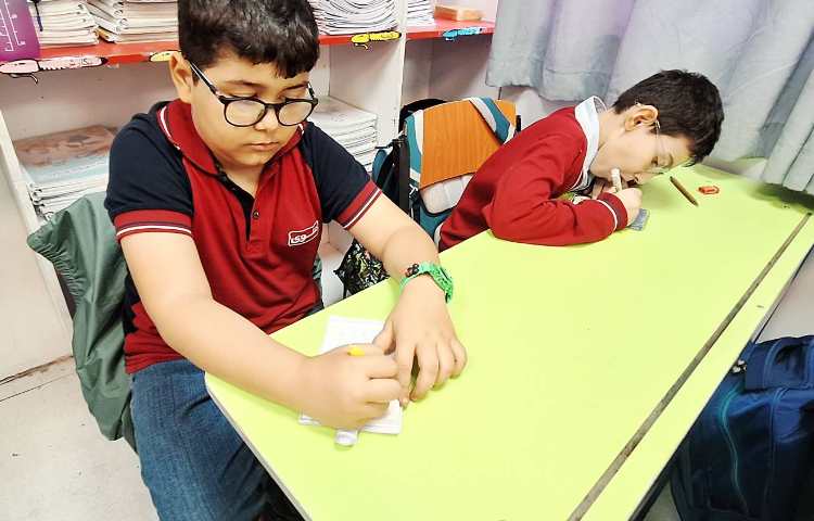 اتیکت(گویندگی)خلاقیت و حس خوب به دیگران نقاشی کشیدن. 2