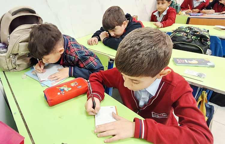 اتیکت(گویندگی)خلاقیت و حس خوب به دیگران نقاشی کشیدن.