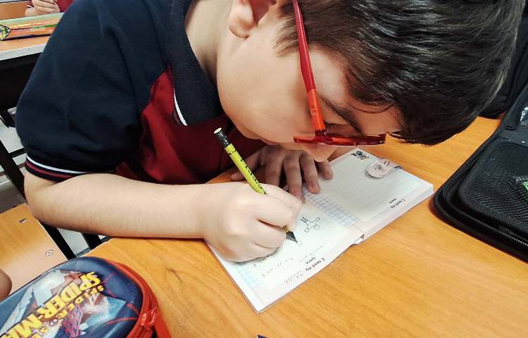 اتیکت- آشنایی با مناسب و در حال نقاشی کشیدن 2