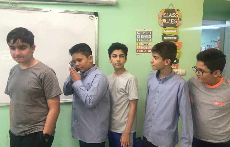 اتیکت با موضوع رفتار های اجتماعی در خیابان 6